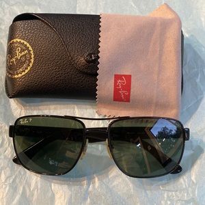 RAY-BAN SUNGLASSES. OS